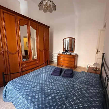 Holy Cross Appartement *