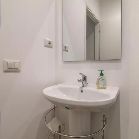 Lion Renting Termini Station 3*