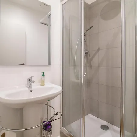 Lion Renting Termini Station 3*